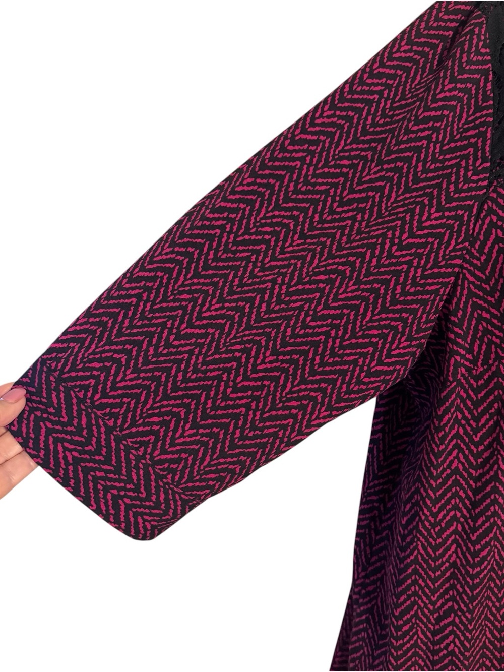 Catherine's Pink/Black Print Top with Black Lace Yoke PLUS: 2X Bin#14 - Picture 4 of 9